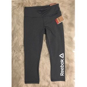 ‍♀️ new Reebok workout capris